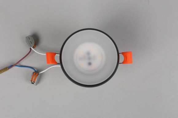 Встраиваемый потолочный светильник Omnilux Genova OML-102819-01 Встраиваемый потолочный светильник Omnilux Genova OML-102819-01