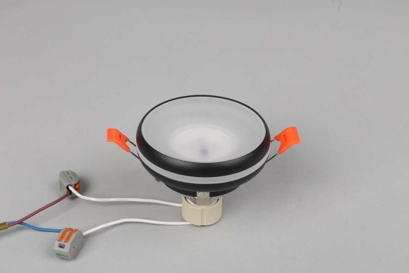 Встраиваемый потолочный светильник Omnilux Genova OML-102819-01 Встраиваемый потолочный светильник Omnilux Genova OML-102819-01