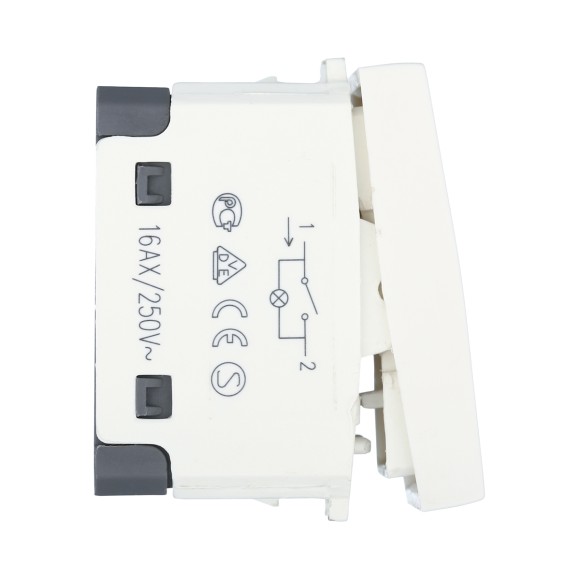 Выключатель LK Studio с индикатором 45х45мм (схема 1L) 16 A, 250 B (бежевый) LK45 850901-1 Выключатель LK Studio с индикатором 45х45мм (схема 1L) 16 A, 250 B (бежевый) LK45 850901-1