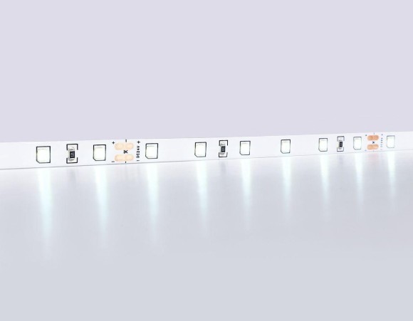 Светодиодная лента Ambrella Light 6W/m 60LED/m 2835SMD холодный белый 5M GS3003