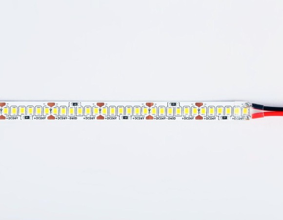 Светодиодная лента Ambrella Light 18W/m 240LED/m 2835SMD холодный белый 5M GS3303