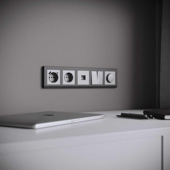 Выключатель двухклавишный проходной с подсветкой Werkel серебряный матовый W1122165 4690389195556 Выключатель двухклавишный проходной с подсветкой Werkel серебряный матовый W1122165 4690389195556