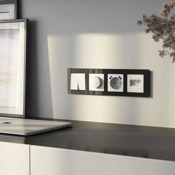 Рамка Werkel Favorit на 4 поста черный W0041108 4690389159954