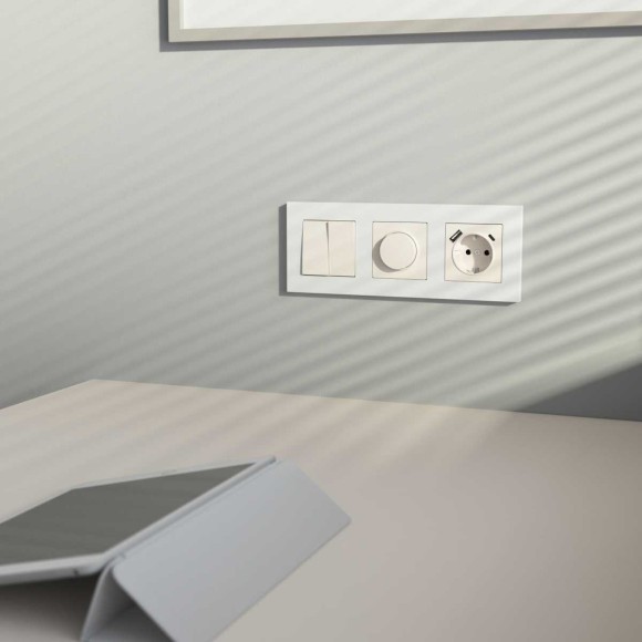 Розетка с заземлением, шторками и USB тип A+C Werkel айвори матовый W1171762 4690389213274