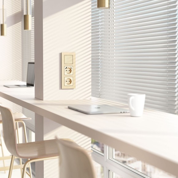 Рамка Werkel AluMax на 3 поста шампань W0033511 4690389204081