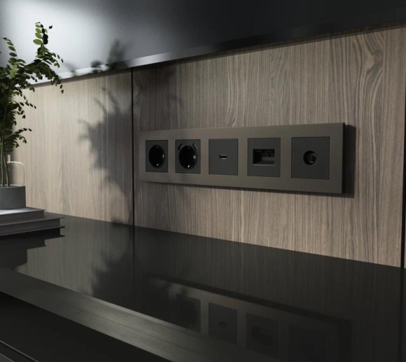 Рамка Werkel Slab на 5 постов бронза/софт W0052963 4690389207945 Рамка Werkel Slab на 5 постов бронза/софт W0052963 4690389207945