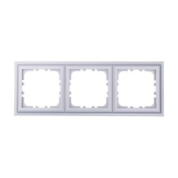 Рамка LK Studio 3-постовая (серебристый металлик) CLASSIC 894303-1 Рамка LK Studio 3-постовая (серебристый металлик) CLASSIC 894303-1