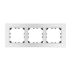 Рамка LK Studio 3-постовая из натурального анодированного алюминия LK60 864323-1 Рамка LK Studio 3-постовая из натурального анодированного алюминия LK60 864323-1