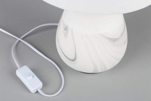 Настольная лампа Omnilux OML-82104-01 Настольная лампа Omnilux OML-82104-01