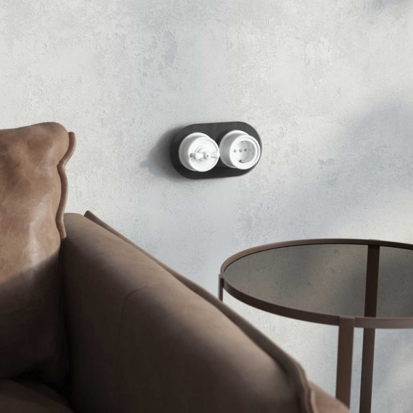 Розетка с заземлением Werkel Ретро белый W5671001 4690389166792