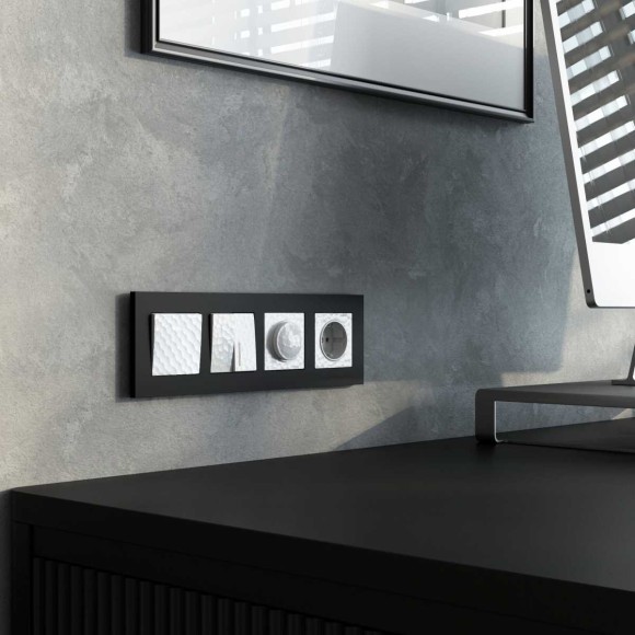 Розетка Werkel Hammer с заземлением белый W1271001 4690389162794