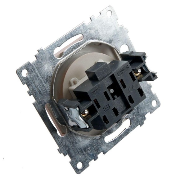 Розетка 2P Stekker Катрин со шторками шампань GLS10-7109-02 39595 Розетка 2P Stekker Катрин со шторками шампань GLS10-7109-02 39595