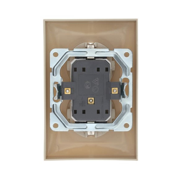 Розетка LK Studio двойная прямая с з/к, со шторками (бежевый) LK60 863701-1
